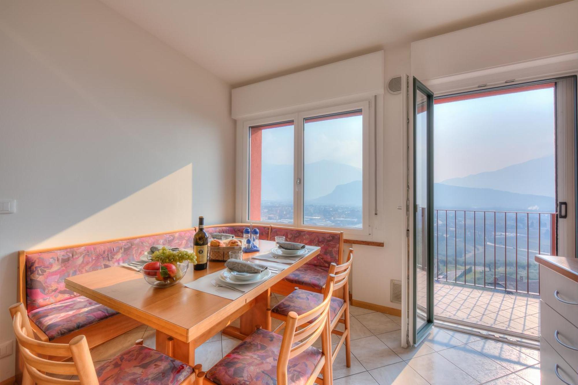 Lake View Dom-Us Apartment - Happy Rentals Ρίβα ντελ Γκάρντα Εξωτερικό φωτογραφία